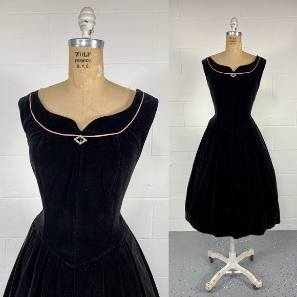 Vintage 50's Black Velveteen Cocktail Party Dress Pink Satin Trim Rhinestones 10 - Picture 1 of 11